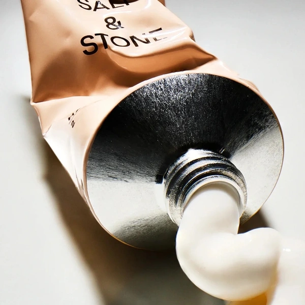 Зволожувальний крем для рук з ароматом шафрану та кедру