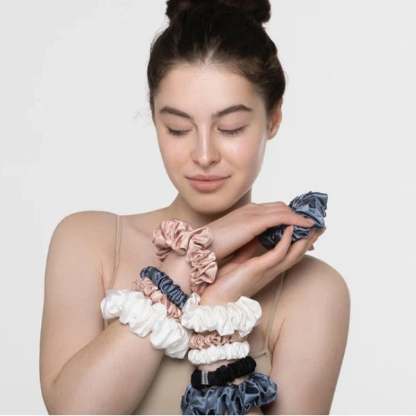 Шовкова резинка середнього розміру