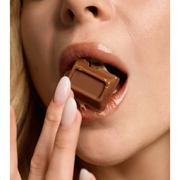 Блиск для губ з пептидами з ароматом кави