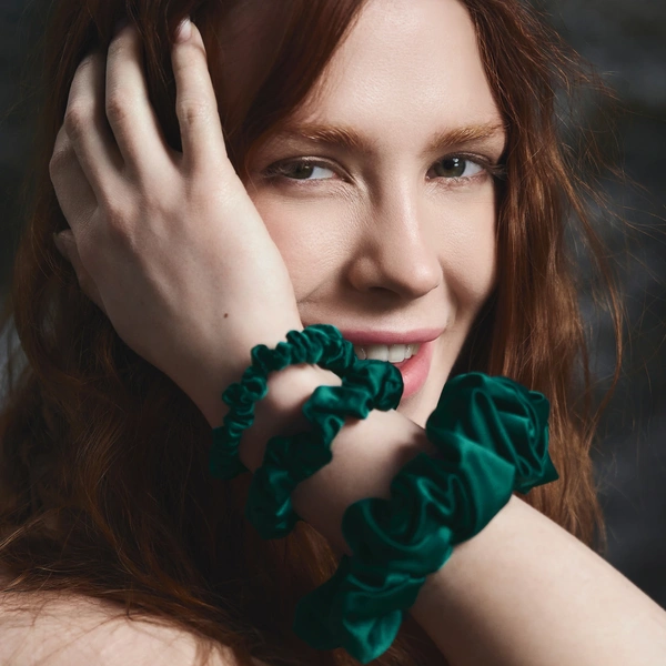 Шовкова резинка середнього розміру