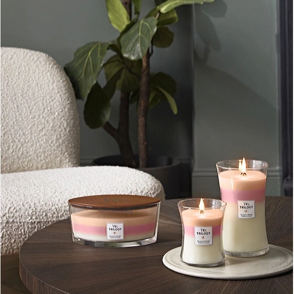 Ароматична свічка з ароматом дині та магнолії