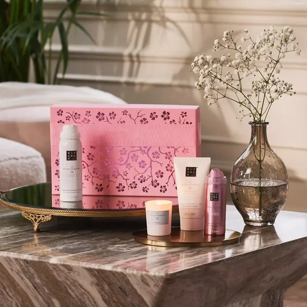 Подарунковий набір (гель-пінка для душу+скраб+крем-мус+свічка)