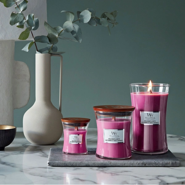 Ароматична свічка з ароматом буряка, ягід та апельсину