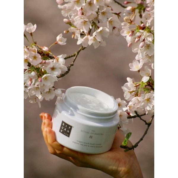 Зволожуючий крем для тіла