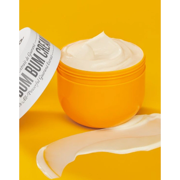 Парфумований зволожувальний крем для тіла