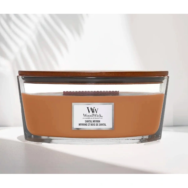 Ароматична свічка з ароматом червоного дерева, евкаліпта та амбри