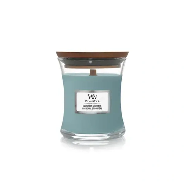Ароматична свічка з нотами сосни, свіжого повітря та кашеміру
