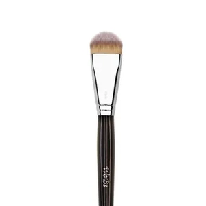 Пензлик для нанесення тону з синтетичного волокна