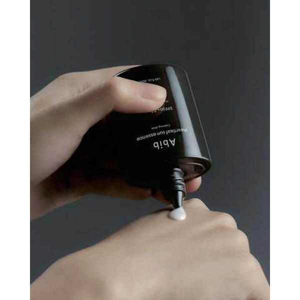 Заспокійлива сонцезахисна есенція