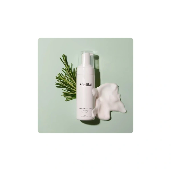 М'яка очищувальна пінка для чутливої ​​шкіри