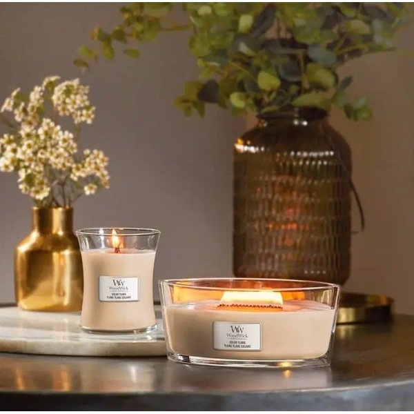 Ароматична свічка з ароматом іланг-ілангу і туберози